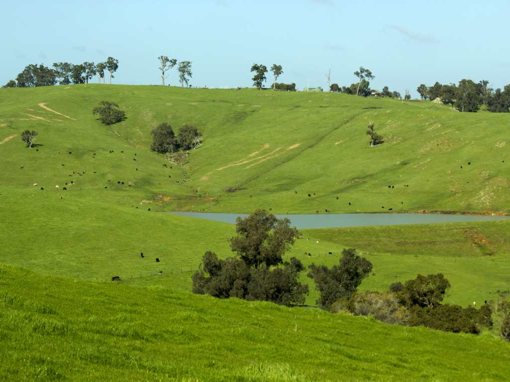 shutterstock_207287113_Collie-River-catchment-farm-dam Trmmed – HARC
